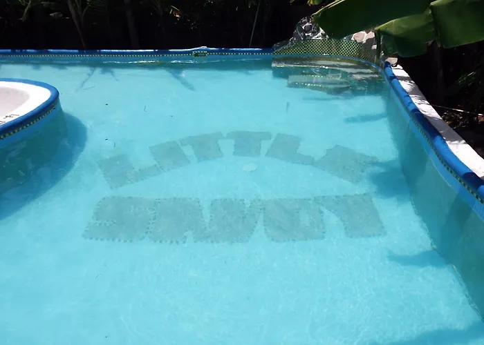 Little Savoy 2* Runaway Bay